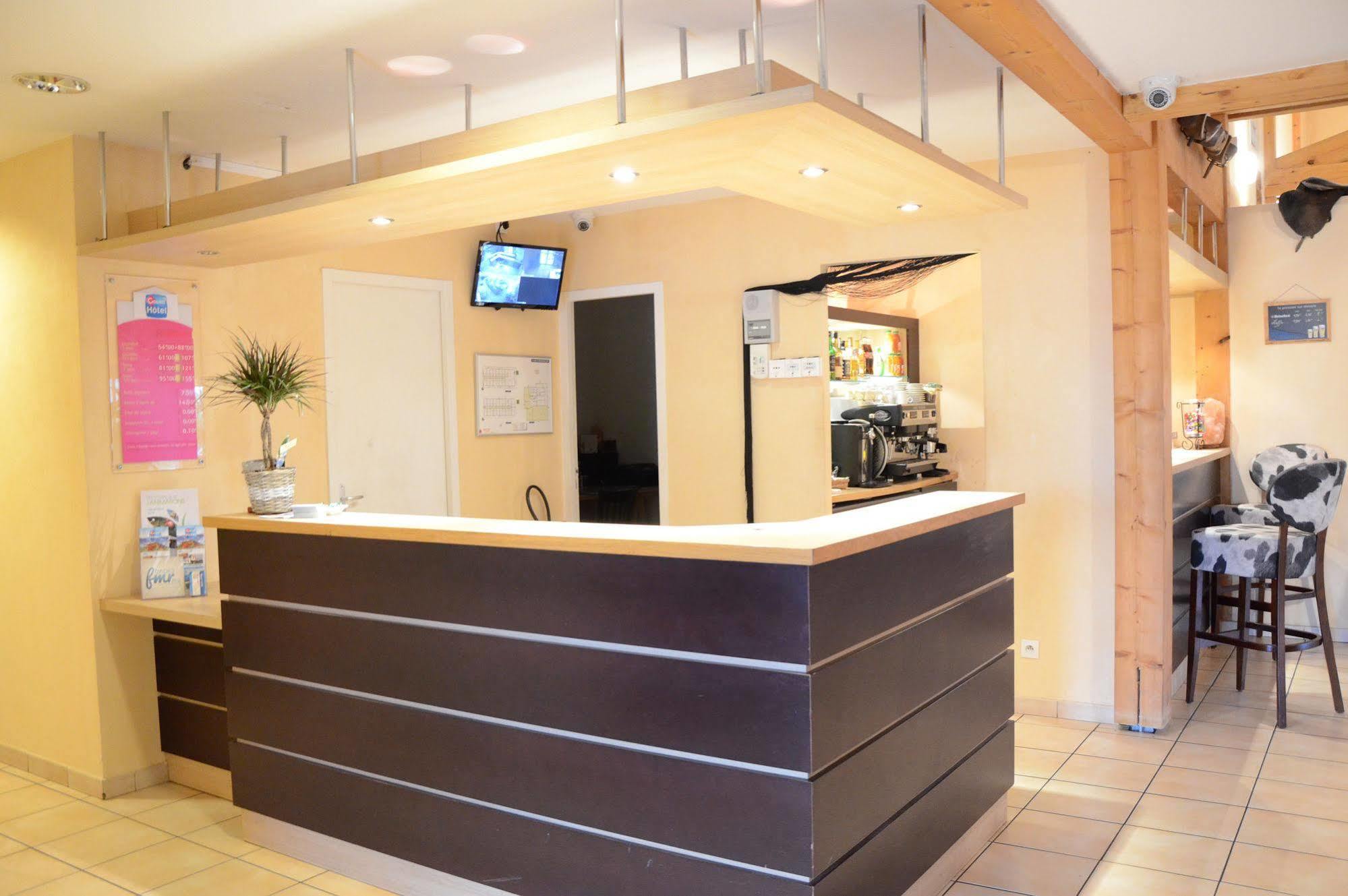 Couett' Hotel Rumilly エクステリア 写真