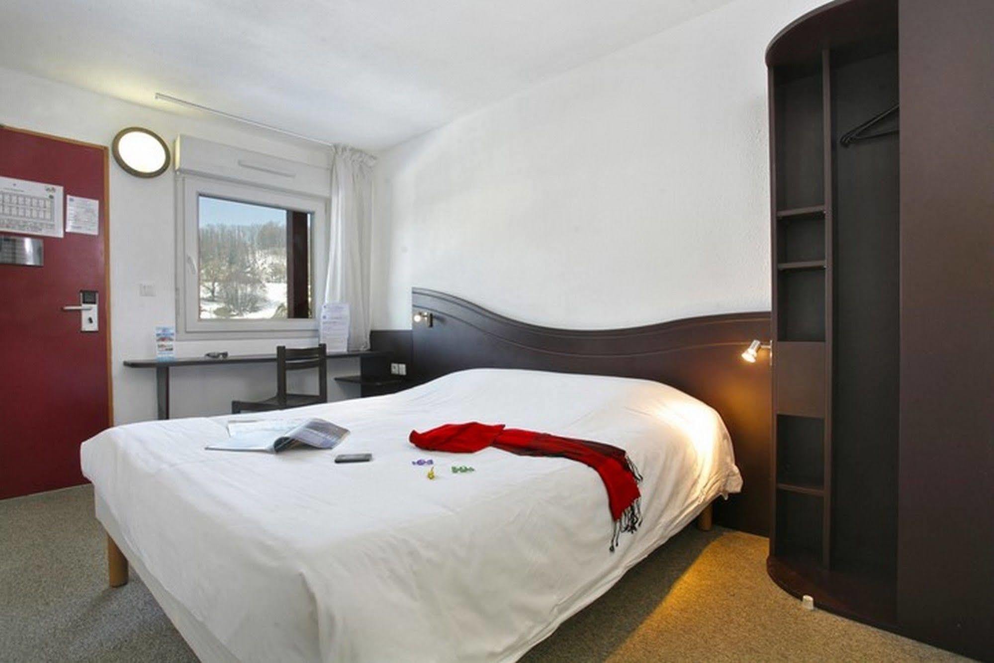 Couett' Hotel Rumilly エクステリア 写真